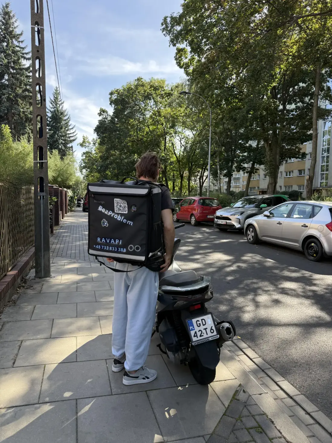 Práca kuriérom na elektrobicykli v Bratislave